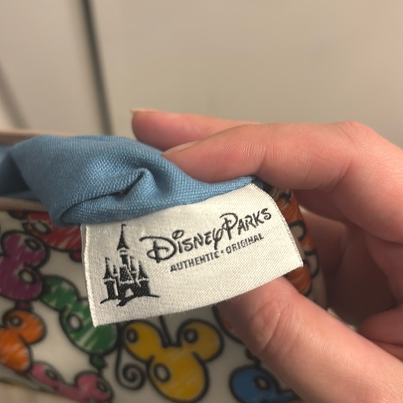 Dooney&Bourke Disney rare rainbow ballon pouch - Picture 8 of 9